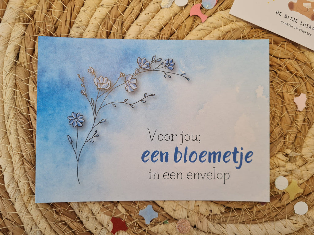 'Voor jou; een bloemetje in een envelop' - Ansichtkaart