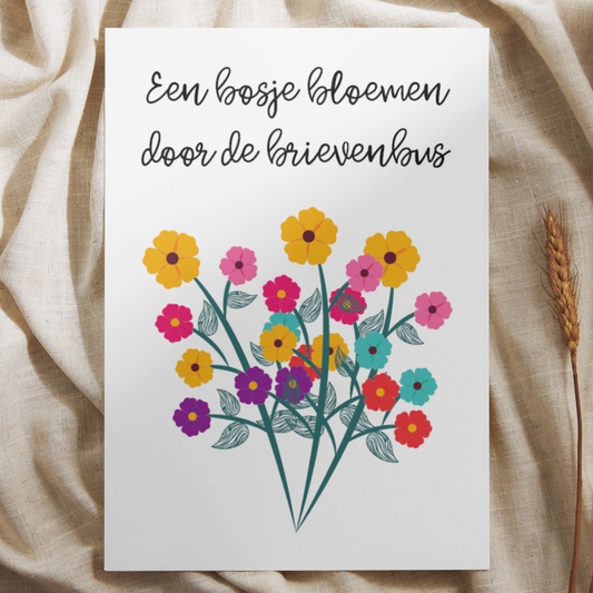 'Een bosje bloemen door de brievenbus' - Ansichtkaart