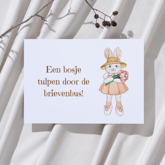 'Een bosje tulpen door de brievenbus’ – Konijn Ansichtkaart