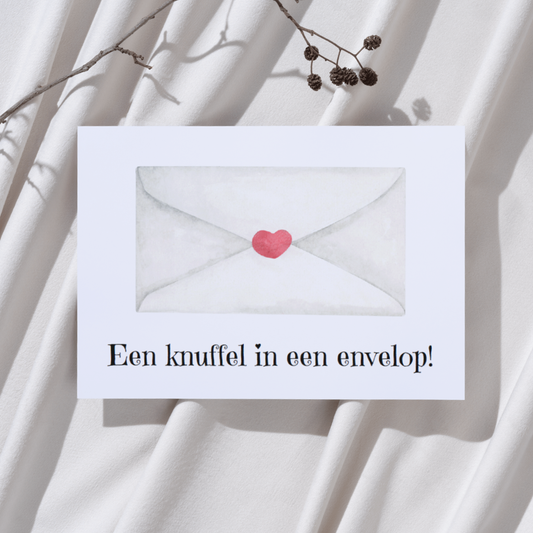 'Een knuffel in een envelop’ – Ansichtkaart