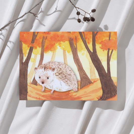 Egel in Herfstbos – Ansichtkaart