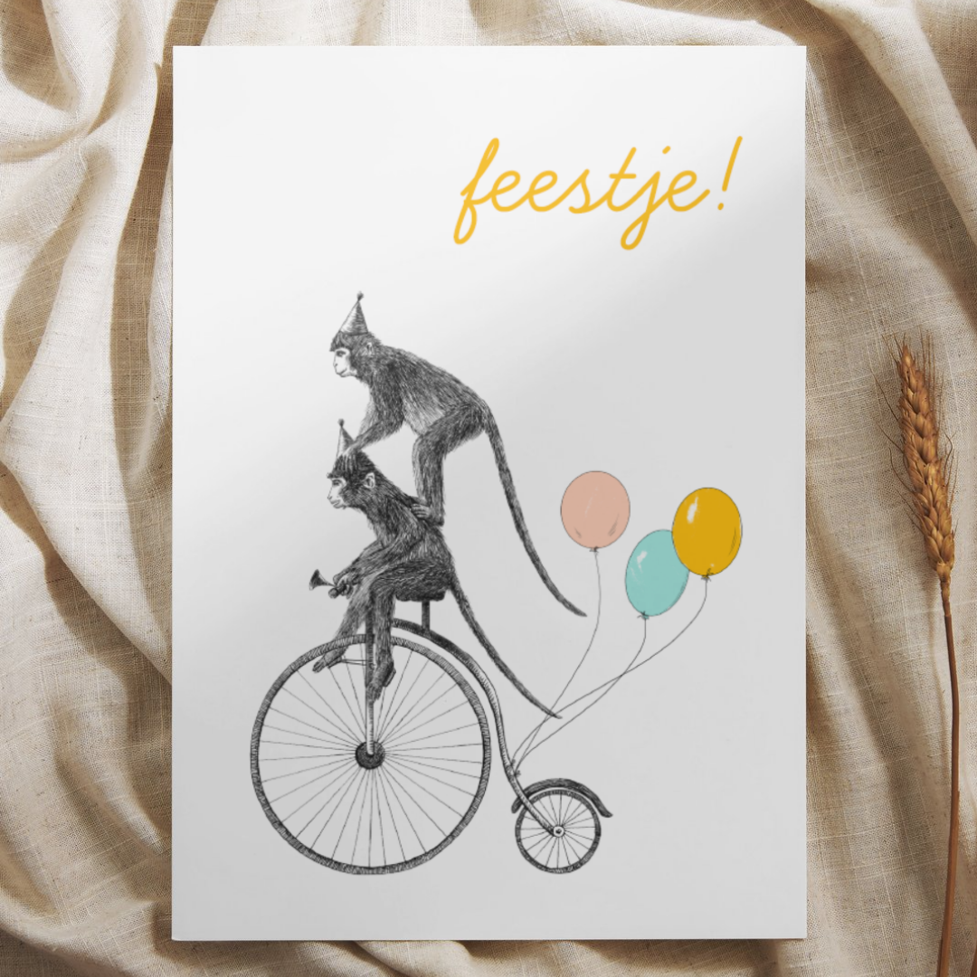 'Feestje!' Aapjes op Fiets - Ansichtkaart