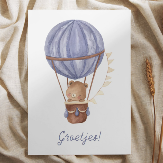 'Groetjes!’ Beertje in Luchtballon – Ansichtkaart
