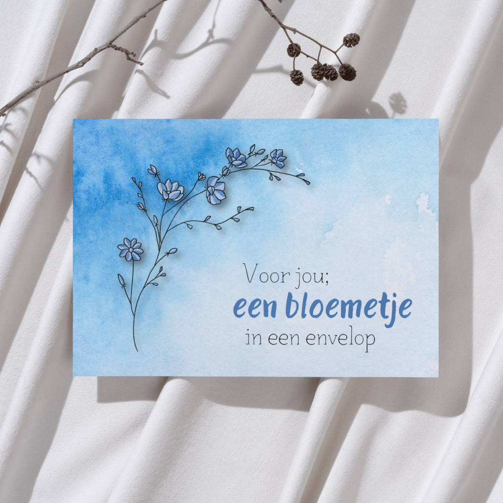 'Voor jou; een bloemetje in een envelop' - Ansichtkaart